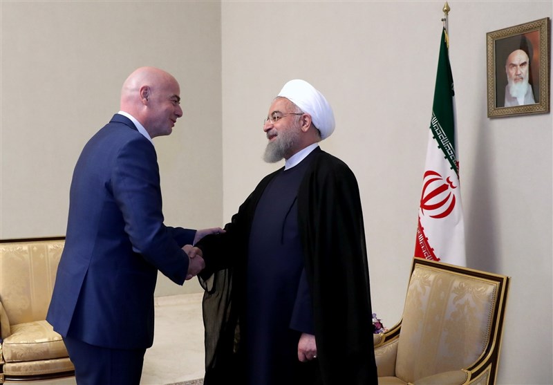 رئیس جمهور ایران در کنار رئیس فیفا