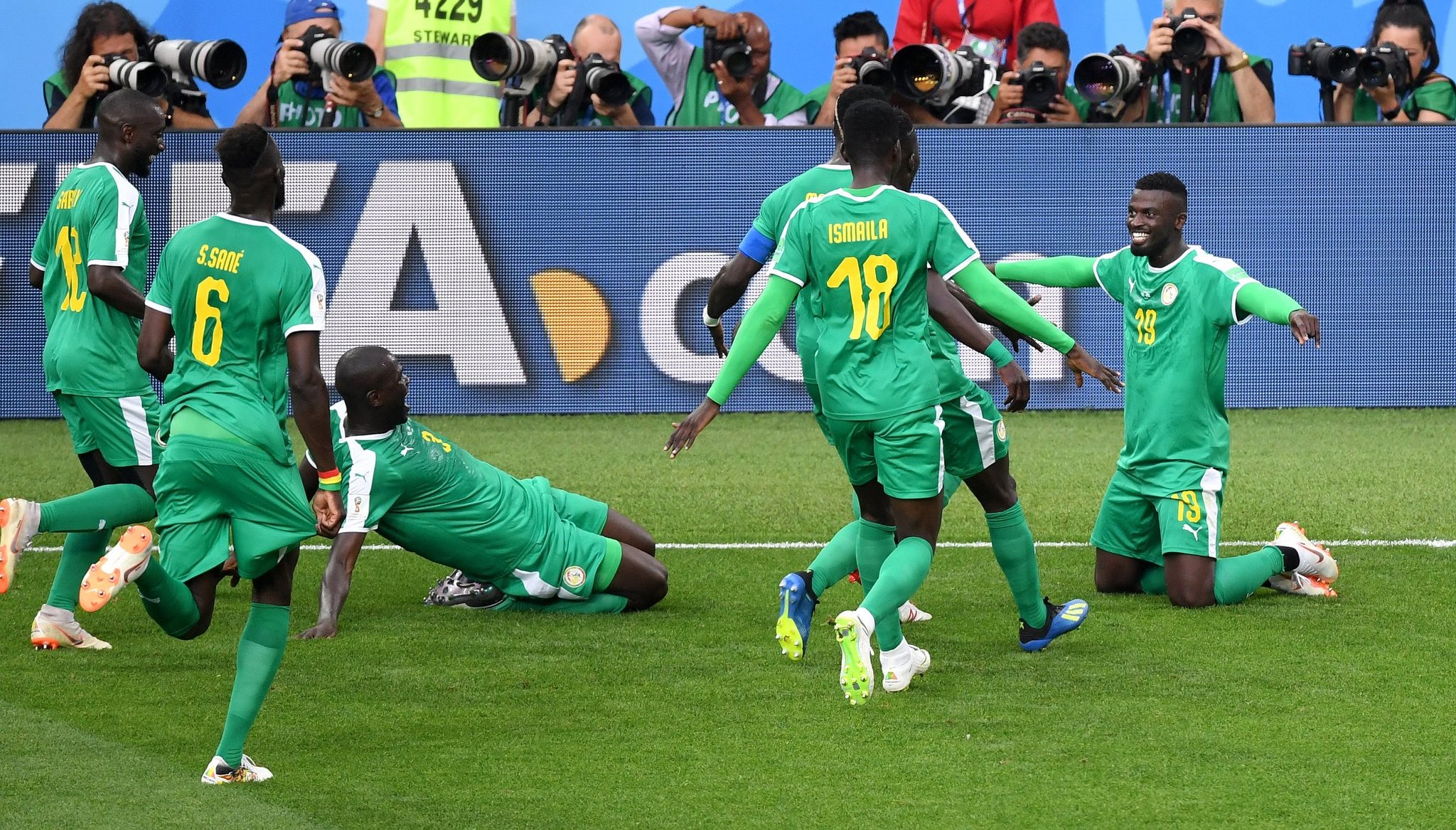 سنگال-تیم ملی سنگال-شادی بعد از گل سنگالی ها-جام جهانی 2018 روسیه