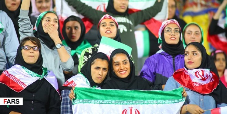 حضور بانوان در ورزشگاه ها- حضور بانوان در ورزشگاه آزادی- حضور بانوان در بازی ایران مقابل بولیوی