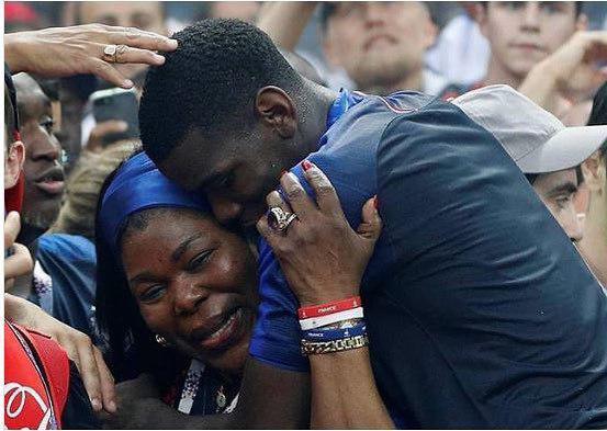 پل پوگبا و مادرش-فرانسه-منچستریونایتد-لیگ برتر انگلیس