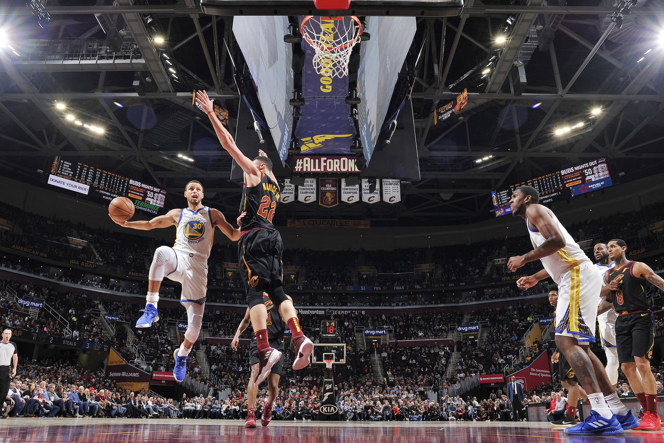 بسکتبال NBA  - گلدن استیت-کلیولند کاوالیرز-Stephen Curry