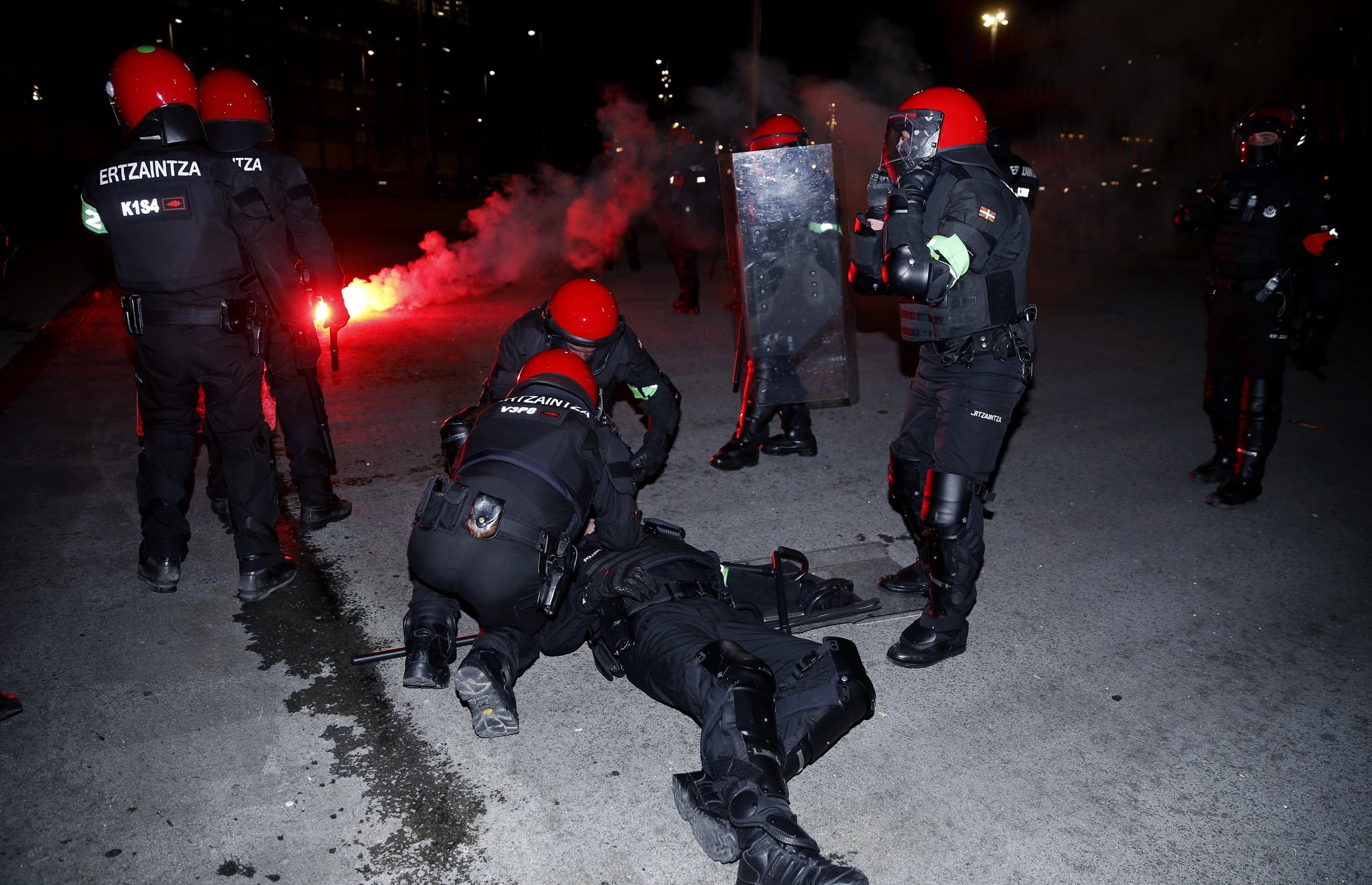 خشونت در فوتبال - سن مامس - پلیس - اتلتیک بیلبائو - اسپارتاک مسکو - لیگ اروپا