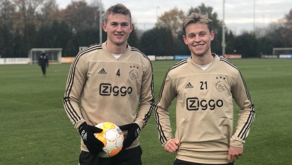 AJAX-آژاکس-هافبک-مدافع-هلند