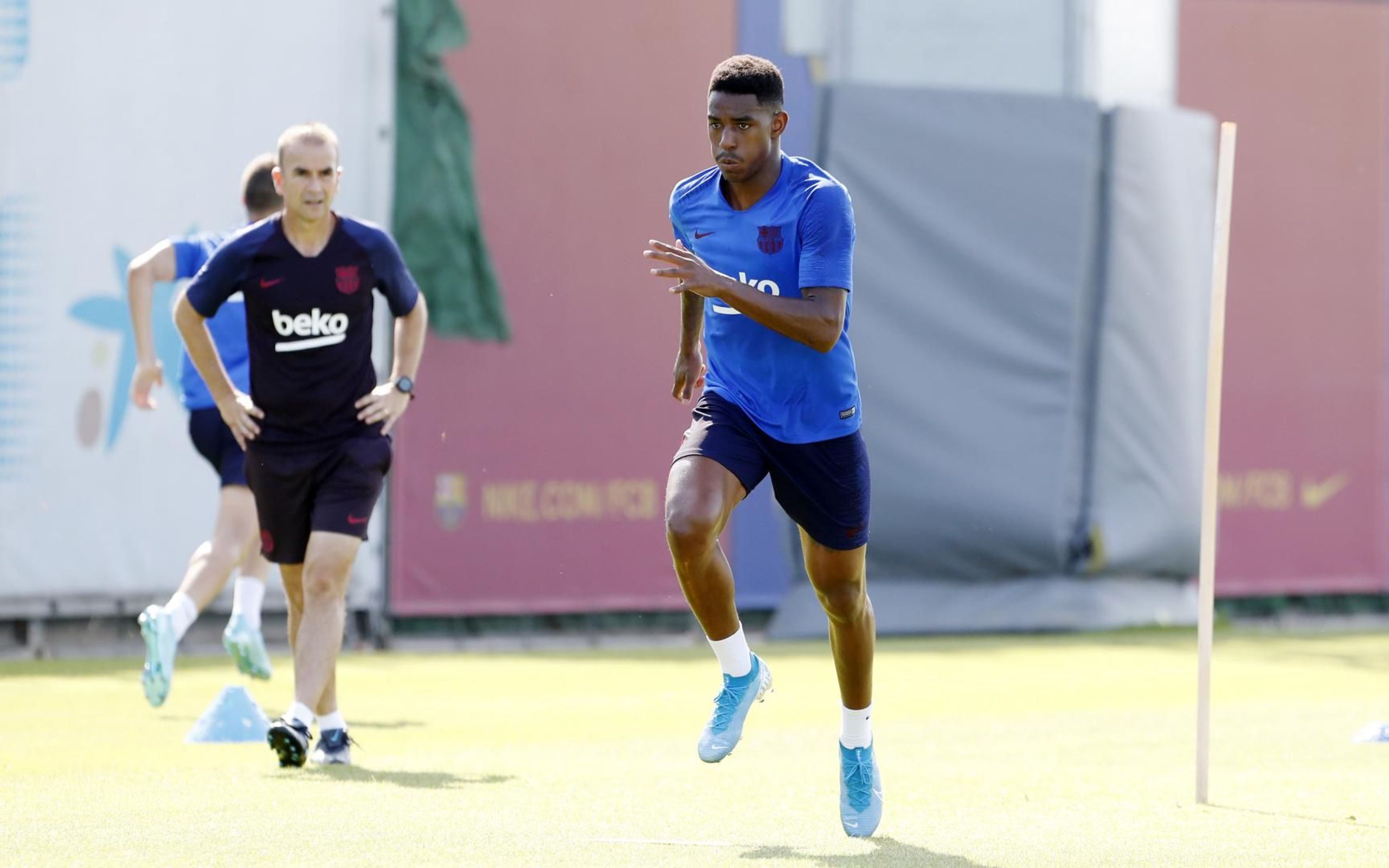 barcelona-بارسلونا-مدافع-اسپانیا-تمرینات