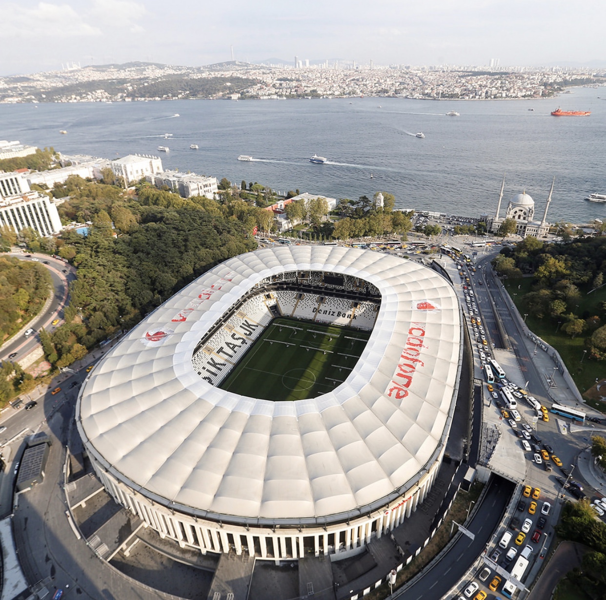 Стадион бешикташ. Стадион Водафон парк Стамбул. Стадион Бешикташ в Стамбуле. Водафон Арена Бешикташ. Стадион Бешикташ — Vodafone Park..