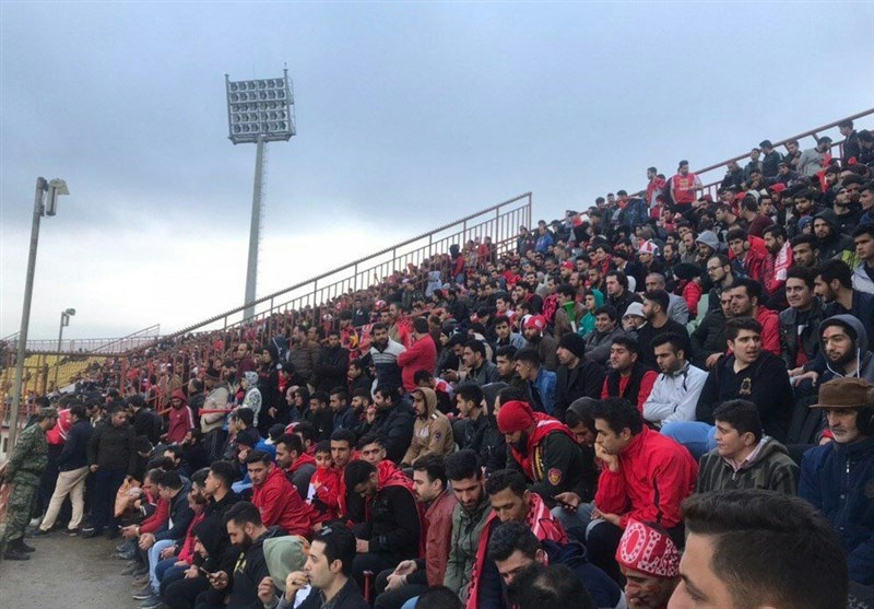 فوتبال ایران-بازی سپیدرود و پرسپولیس-هواداران سپیدرود