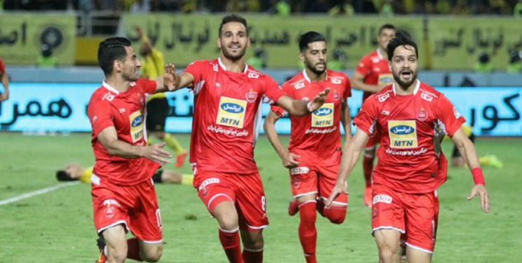 فوتبال ایران-جام حذفی-بازی سپاهان و پرسپولیس-شادی پس از گل بازیکنان پرسپولیس