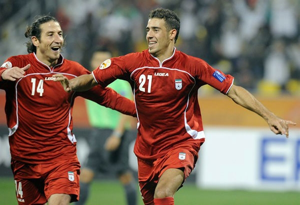همکاری جام ملت‌های ۲۰۱۱ در آستانه تکرار؛ افشین دوباره به فولاد می‌پیوندد؟ -   Arash Afshin will join to Foolad FC
