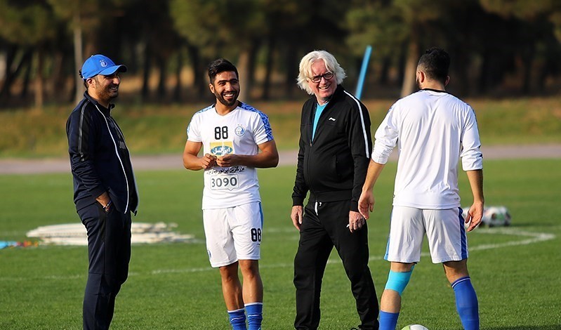 استقلالی‌ها: اول پول ما را بدهند؛ بعد بازیکن خارجی بیاورند - esteghlal training shaeffer