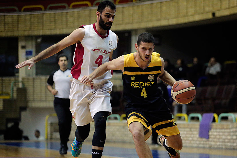 پایان نیم فصل نخست لیگ برتر بسکتبال با پیروزی شیمیدر و پالایش نفت آبادان - iran basketball