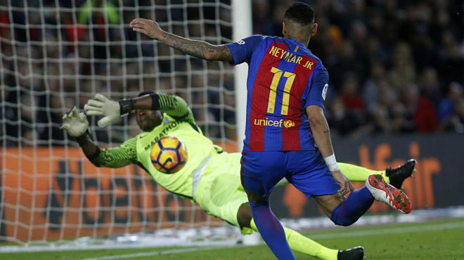 Carlos Kameni - Neymar - FC Barcelona - Malaga - لالیگا - مالاگا - بارسلونا