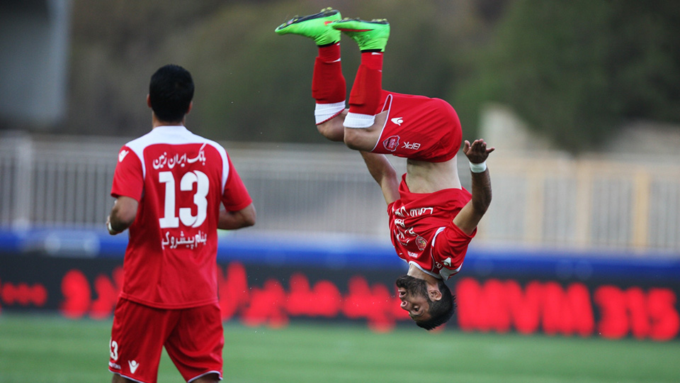 محمد عباس زاده-پرسپولیس-حرکت آکروباتیک عباس زاده 