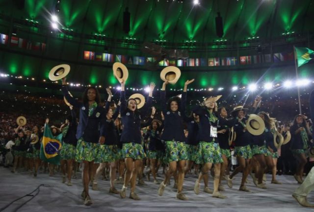 کاروان برزیل در رژه افتتاحیه المپیک ریو