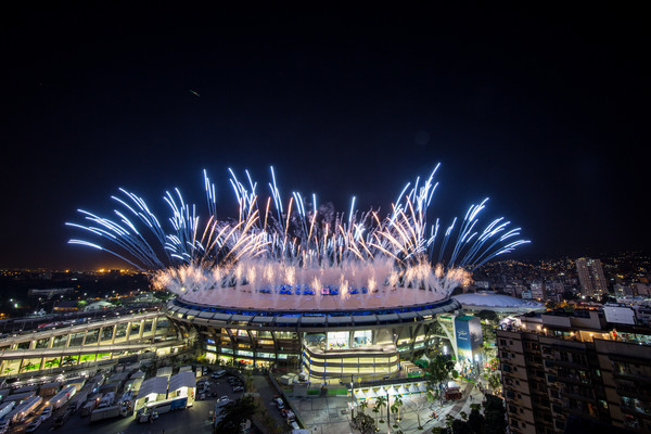 آتش بازی در افتتاحیه المپیک ریو 2016