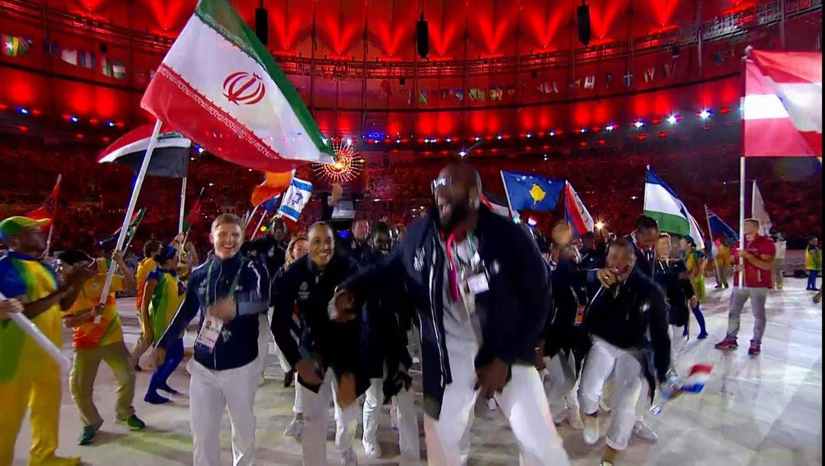 پرچم ایران در اختتامیه المپیک ریو 2016